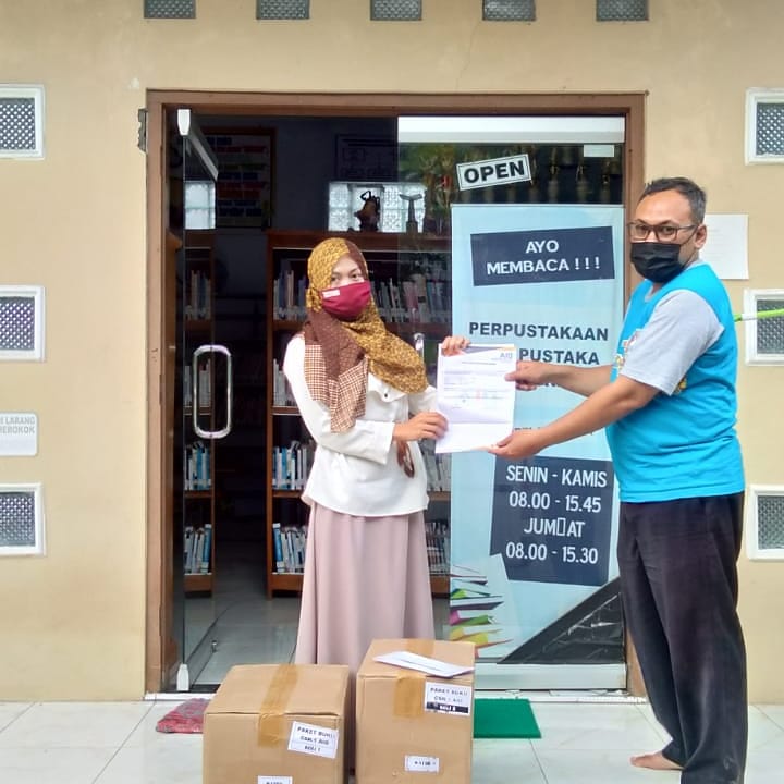 Perpustakaan Swa Pustaka Hargorejo Mendapat Bantuan Buku dari PT Intan Pariwara